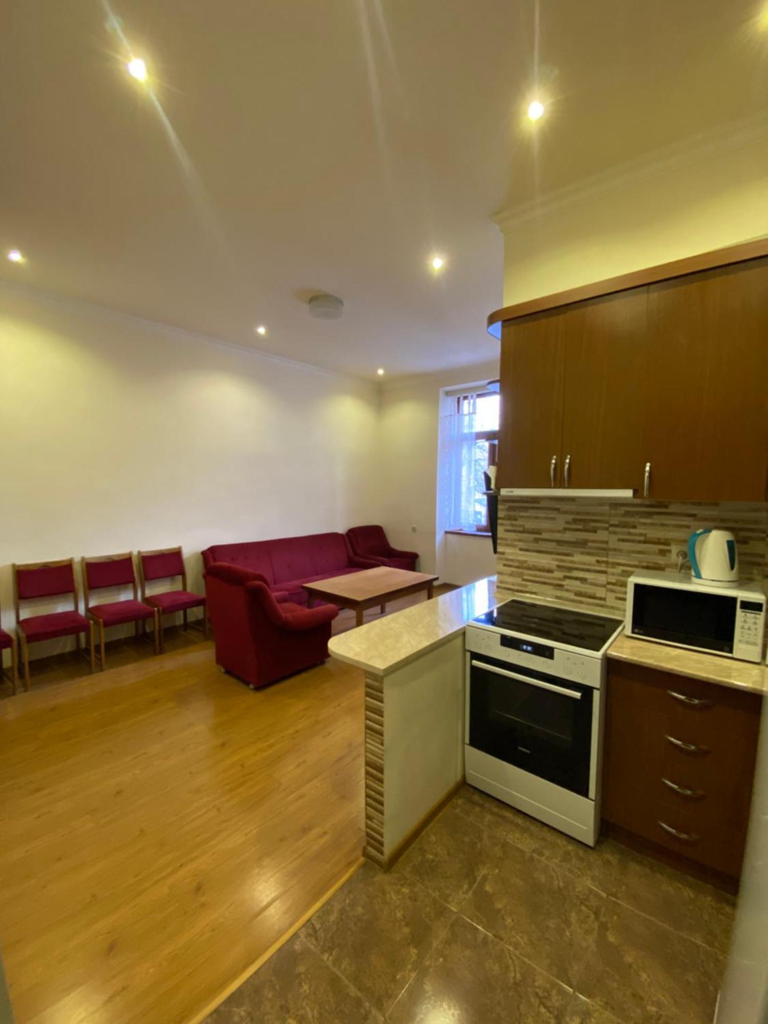 Renovated One Bedroom In The Touristic Center Of 耶烈万 外观 照片