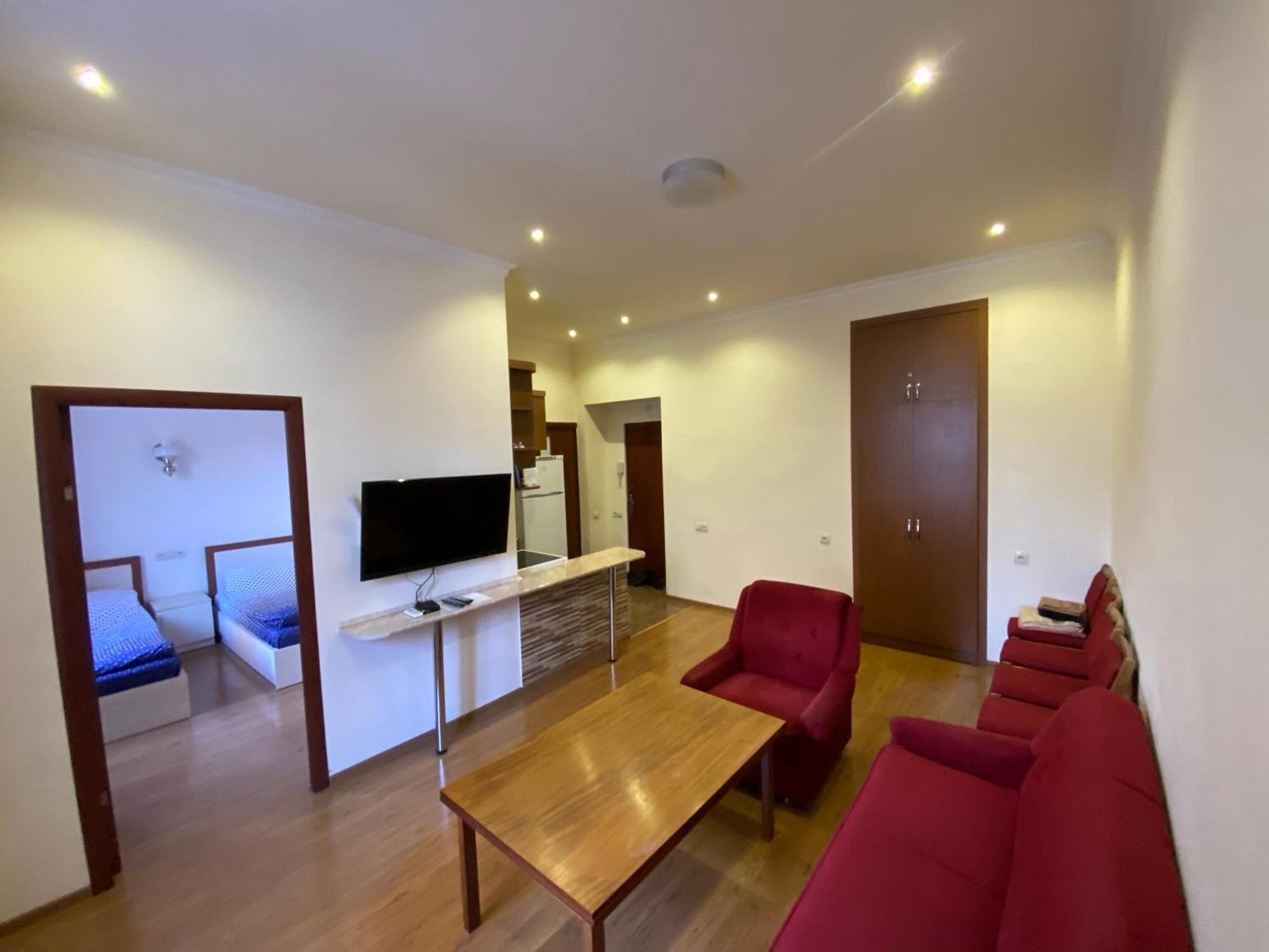 Renovated One Bedroom In The Touristic Center Of 耶烈万 外观 照片